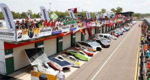Гонка автомобилей на солнечных батареях в Австралии